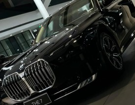 宝马7系价格2025价目表图片(宝马7系属于什么档次)