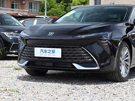 别克君越艾维亚2024款/别克君越艾维亚2024款图片