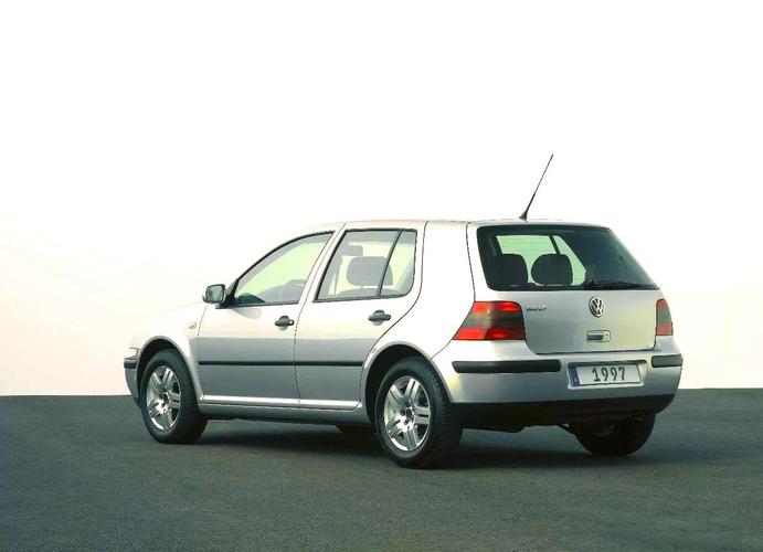 高尔夫4代 高尔夫4代16 2v还是5v的好