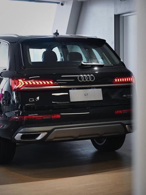 奥迪mpv商务车7座图片 奥迪mpv商务车最新款