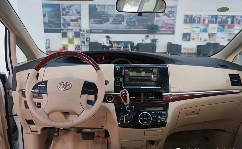 丰田子弹头商务车七座价格 丰田子弹头2020款报价