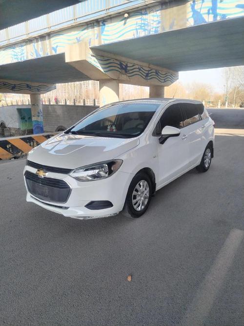 雪佛兰乐风汽车报价(雪佛兰乐风suv车型图片及价格)