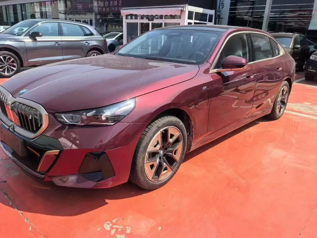 宝马i5纯电2024款(宝马i5纯电动)