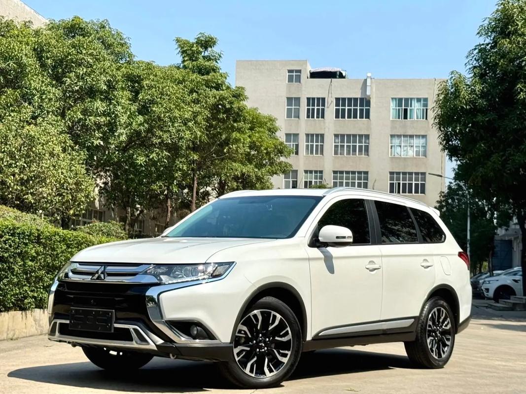 三菱欧蓝德2020新款(三菱欧蓝德2021新款)