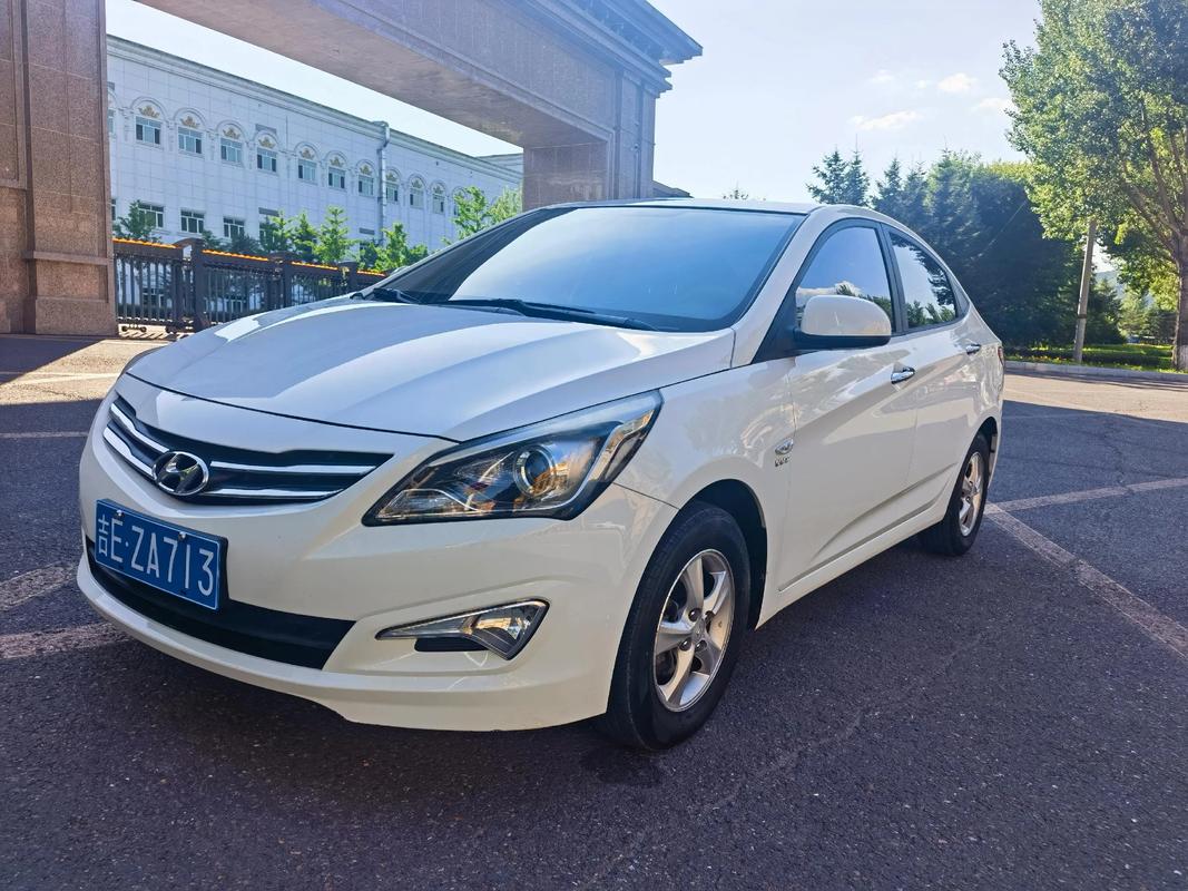 现代车瑞纳(现代瑞纳14手动价格)